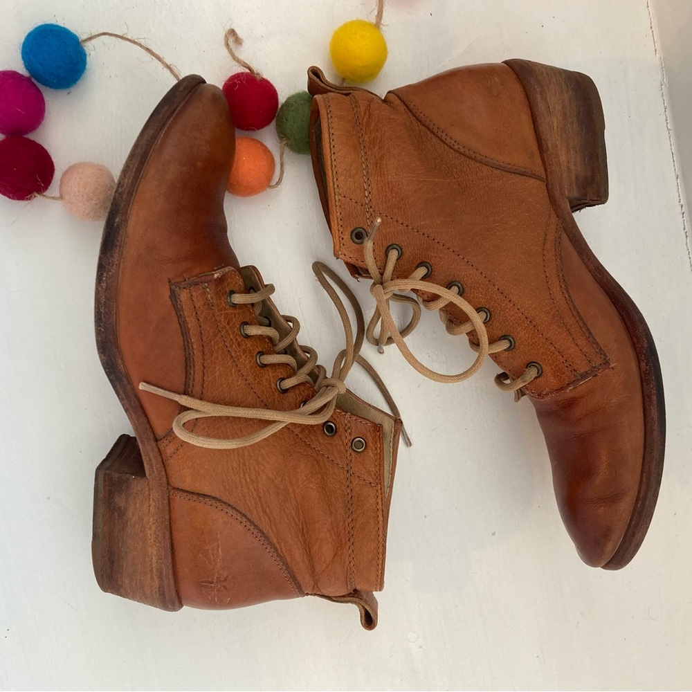 FRYE Leather Carson Lace Up Boots {8}